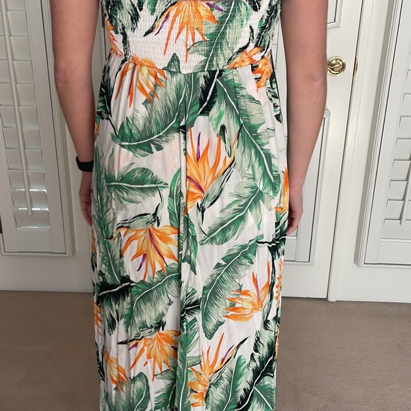 luxxel maxi dress in floral pattern - Picture 6 of 6